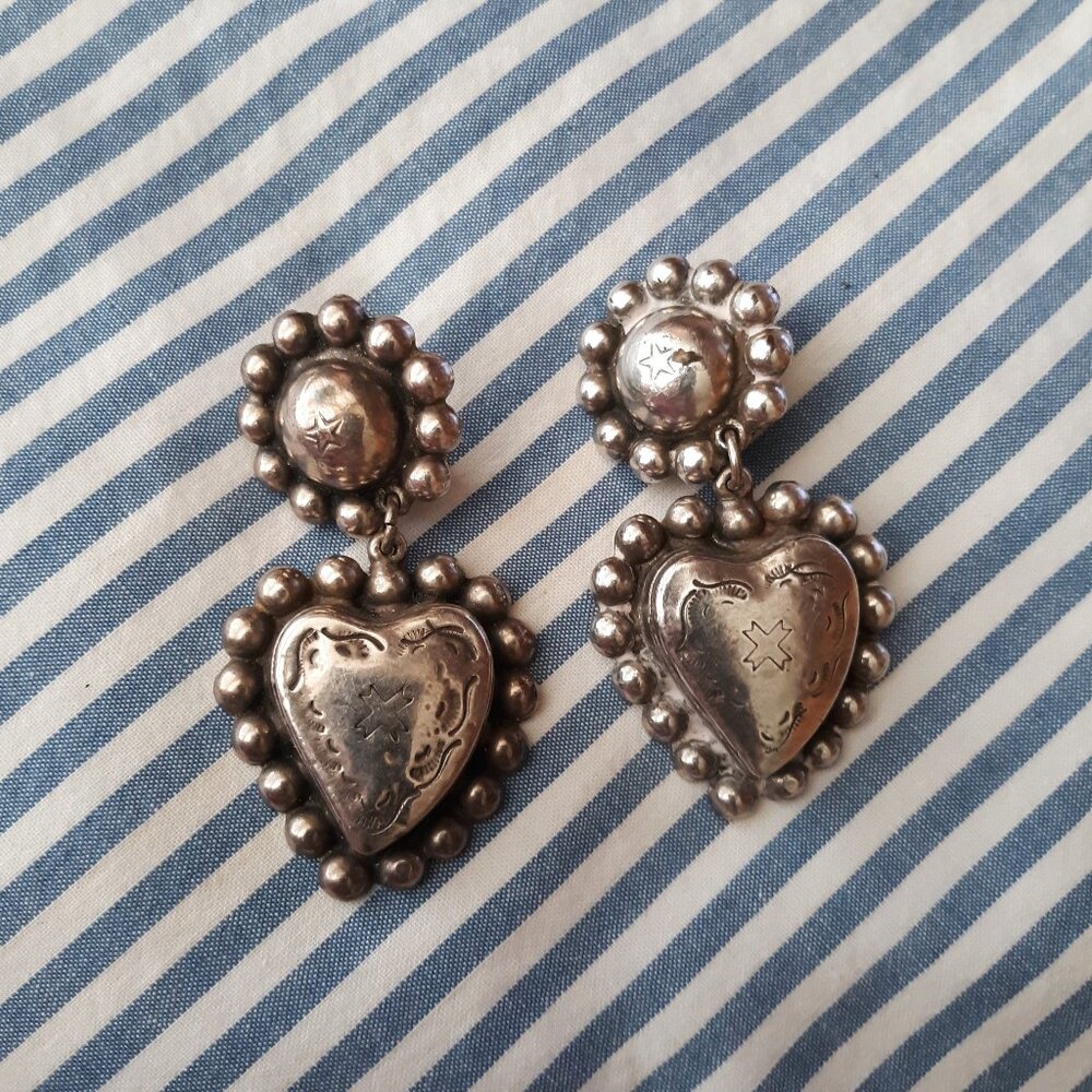 St. Tropez Vintage Chunky Heart Dangle Signed Clip On Earrings Silver - Picture 3 of 6